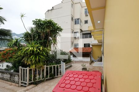 Casa à venda com 130m², 4 quartos e 1 vaga Casa à venda com 130m², 4 quartos e 1 vagaQuintal