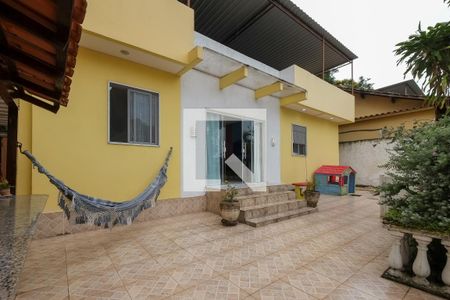Casa à venda com 130m², 4 quartos e 1 vaga Casa à venda com 130m², 4 quartos e 1 vagaQuintal