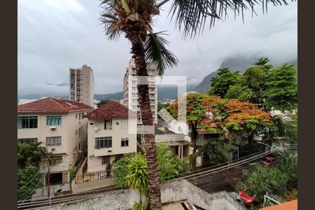 Casa à venda com 130m², 4 quartos e 1 vaga Casa à venda com 130m², 4 quartos e 1 vagaVista