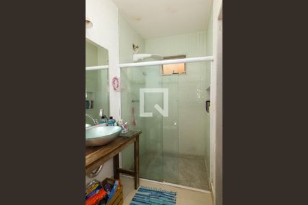 Casa à venda com 130m², 4 quartos e 1 vaga Casa à venda com 130m², 4 quartos e 1 vagaBanheiro da Suíte