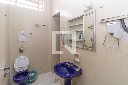 Casa à venda com 192m², 5 quartos e 2 vagas Casa à venda com 192m², 5 quartos e 2 vagasCasa 1 - Banheiro