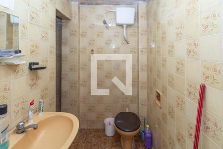 Casa à venda com 192m², 5 quartos e 2 vagas Casa à venda com 192m², 5 quartos e 2 vagasCasa 2 -Banheiro 2