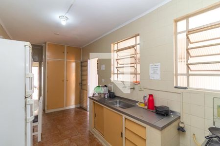 Casa à venda com 192m², 5 quartos e 2 vagas Casa à venda com 192m², 5 quartos e 2 vagasCasa 1 - Cozinha