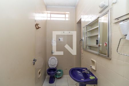 Casa à venda com 192m², 5 quartos e 2 vagas Casa à venda com 192m², 5 quartos e 2 vagasCasa 1 - Banheiro