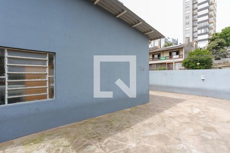 Casa à venda com 150m², 2 quartos e 6 vagas Casa à venda com 150m², 2 quartos e 6 vagasFachada da casa