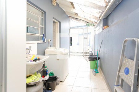 Casa à venda com 150m², 2 quartos e 6 vagas Casa à venda com 150m², 2 quartos e 6 vagasÁrea de Serviço