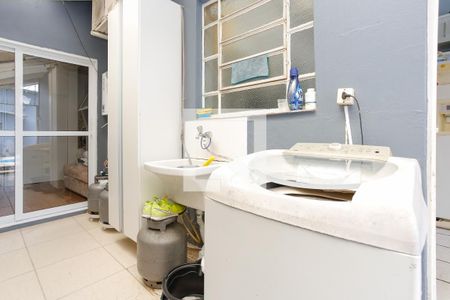 Casa à venda com 150m², 2 quartos e 6 vagas Casa à venda com 150m², 2 quartos e 6 vagasÁrea de Serviço