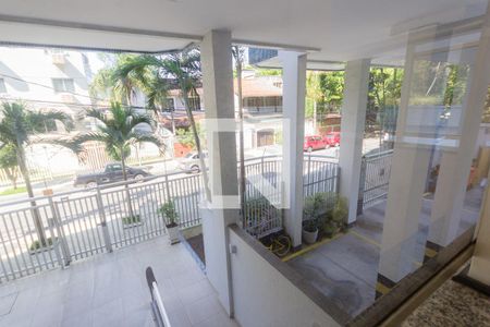 Apartamento à venda com 232m², 3 quartos e 2 vagas Apartamento à venda com 232m², 3 quartos e 2 vagasPortaria