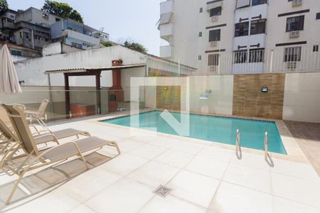 Apartamento à venda com 232m², 3 quartos e 2 vagas Apartamento à venda com 232m², 3 quartos e 2 vagasPiscina
