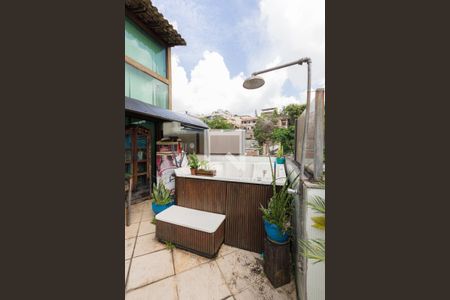 Apartamento à venda com 232m², 3 quartos e 2 vagas Apartamento à venda com 232m², 3 quartos e 2 vagasCobertura