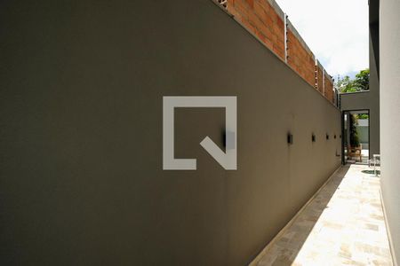 Casa à venda com 607m², 7 quartos e 8 vagasCorredor Lateral 2