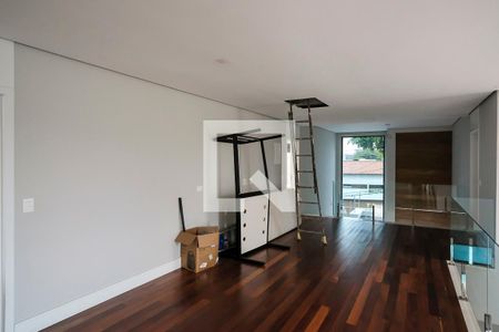 Casa à venda com 607m², 7 quartos e 8 vagasAcesso para as suítes