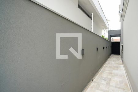 Casa à venda com 607m², 7 quartos e 8 vagasCorredor Lateral 1
