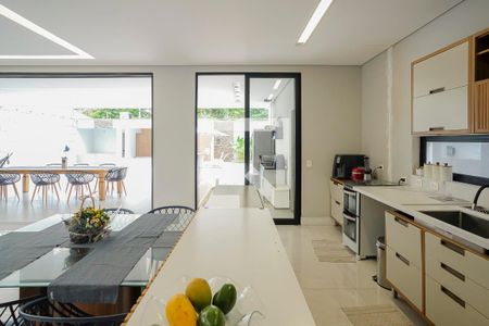 Casa à venda com 607m², 7 quartos e 8 vagasCozinha