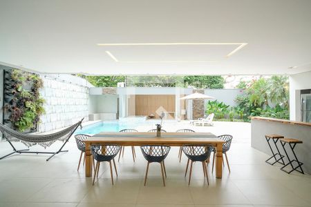 Casa à venda com 607m², 7 quartos e 8 vagasEspaço Gourmet