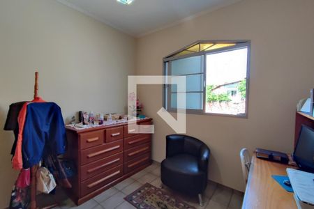 Casa à venda com 177m², 5 quartos e 7 vagasQuarto 3