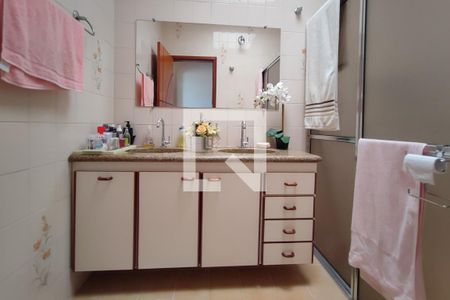 Casa à venda com 177m², 5 quartos e 7 vagasBanheiro Social