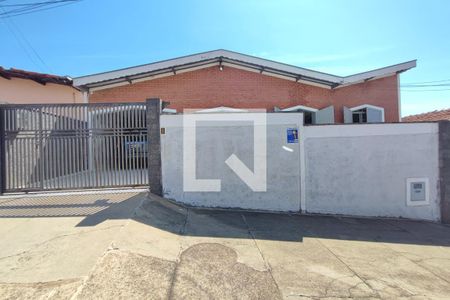 Casa à venda com 177m², 5 quartos e 7 vagasFachada