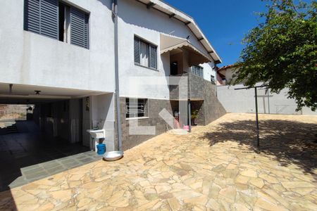 Casa à venda com 177m², 5 quartos e 7 vagasQuintal