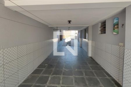 Casa à venda com 177m², 5 quartos e 7 vagasCorredor