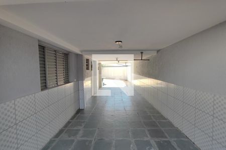 Casa à venda com 177m², 5 quartos e 7 vagasCorredor