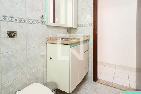 Casa à venda com 210m², 3 quartos e 3 vagas Casa à venda com 210m², 3 quartos e 3 vagasBanheiro Social 2