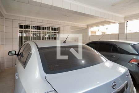 Casa à venda com 210m², 3 quartos e 3 vagas Casa à venda com 210m², 3 quartos e 3 vagasGaragem