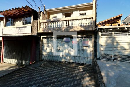 Casa à venda com 162m², 3 quartos e 2 vagasFachada