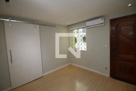 Sala de apartamento para alugar com 2 quartos, 39m² em Ramos, Rio de Janeiro