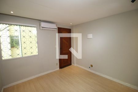 Sala de apartamento para alugar com 2 quartos, 39m² em Ramos, Rio de Janeiro