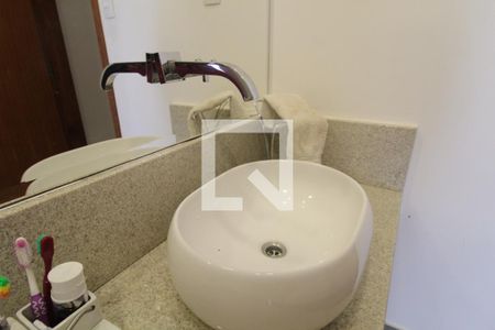 Casa de condomínio para alugar com 250m², 4 quartos e 1 vaga Casa de condomínio para alugar com 250m², 4 quartos e 1 vagaBanheiro da Suíte 2