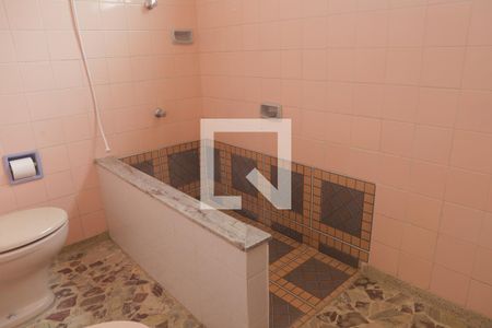 Casa à venda com 165m², 3 quartos e 3 vagasBanheiro 2