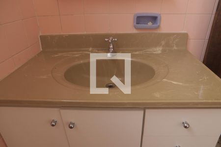 Casa à venda com 165m², 3 quartos e 3 vagasBanheiro 2