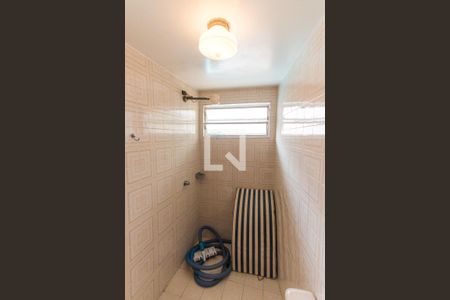 Casa à venda com 438m², 3 quartos e 5 vagasBanheiro da Piscina