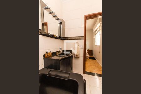 Casa à venda com 438m², 3 quartos e 5 vagasBanheiro da Suíte