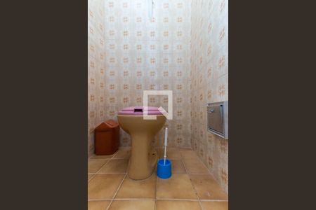 Casa à venda com 438m², 3 quartos e 5 vagasBanheiro de Serviço