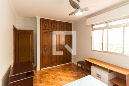 Casa à venda com 438m², 3 quartos e 5 vagasQuarto 2  