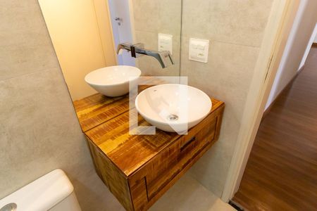Apartamento à venda com 133m², 3 quartos e 3 vagas Apartamento à venda com 133m², 3 quartos e 3 vagasBanheiro social
