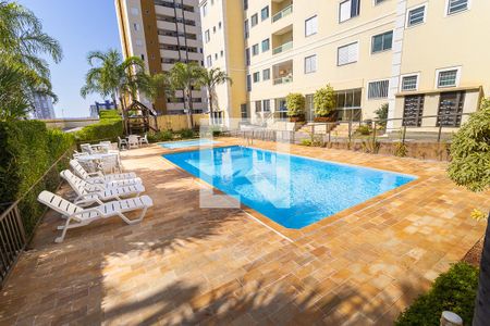 Apartamento à venda com 133m², 3 quartos e 3 vagas Apartamento à venda com 133m², 3 quartos e 3 vagasÁrea comum - Piscina