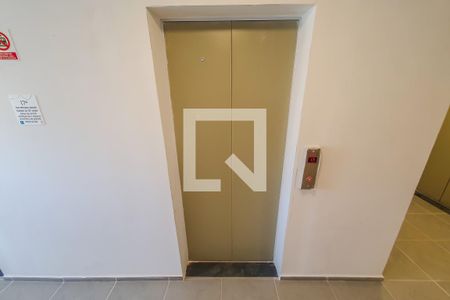 Studio à venda com 24m², 1 quarto e sem vaga Studio à venda com 24m², 1 quarto e sem vagahall