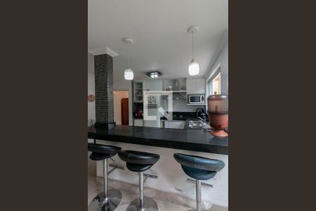 Casa à venda com 370m², 4 quartos e 4 vagasCozinha