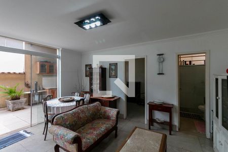 Casa à venda com 370m², 4 quartos e 4 vagasCozinha