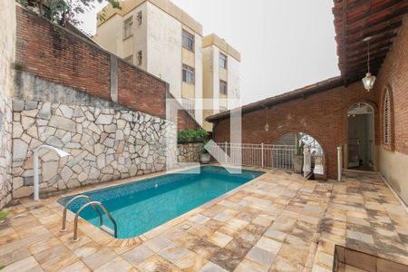 Casa à venda com 370m², 4 quartos e 4 vagasPiscina