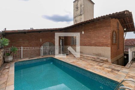 Casa à venda com 370m², 4 quartos e 4 vagasPiscina