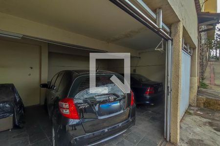 Casa à venda com 370m², 4 quartos e 4 vagasGaragem