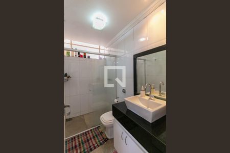 Casa à venda com 370m², 4 quartos e 4 vagasBanheiro Social 2