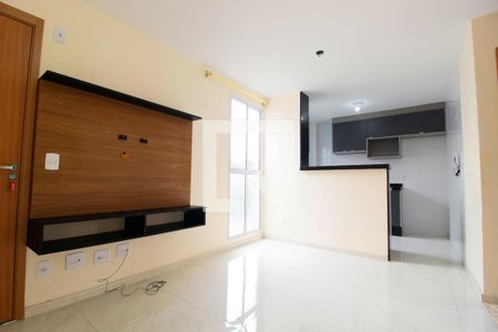 Sala de apartamento para alugar com 2 quartos, 39m² em Jardim Caiapia, Cotia
