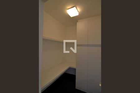 Apartamento à venda com 85m², 2 quartos e 2 vagas Apartamento à venda com 85m², 2 quartos e 2 vagasQuarto de Serviço