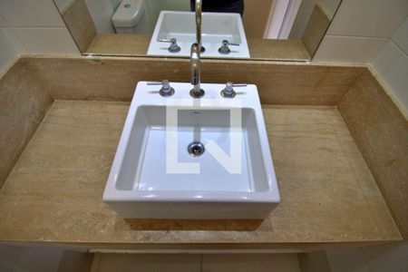 Apartamento à venda com 85m², 2 quartos e 2 vagas Apartamento à venda com 85m², 2 quartos e 2 vagasBanheiro da Suíte 2