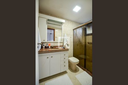 Casa à venda com 246m², 3 quartos e 2 vagas Casa à venda com 246m², 3 quartos e 2 vagasBanheiro do Quarto 2